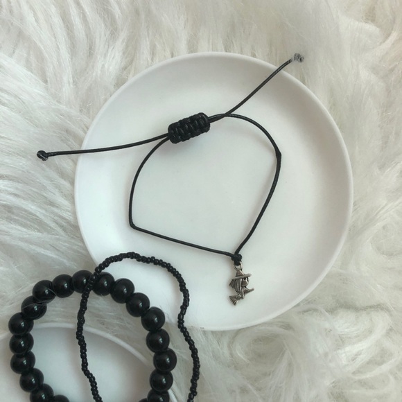 Mini witch charm string bracelet +2 bead bracelets - Picture 4 of 6